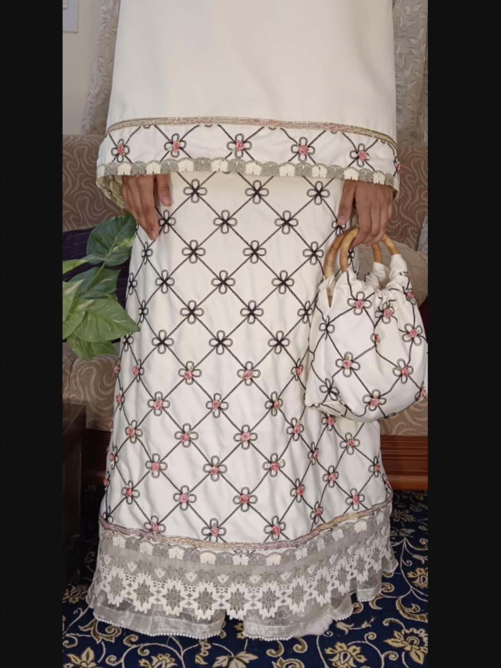 Cream Embroidered Rida